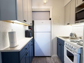 Private kitchen - Venice Villas Studio – Beach Days & Pool (Venice)