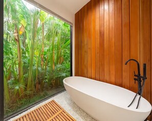 Family Villa, 3 Bedrooms, Private Pool | Bathroom | Bathrobes, slippers, bidet - Blue Wave Villa Ubud (Gianyar)