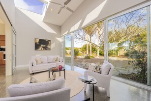 Terrace/patio - Luxury Coastal Retreat in Sandspit with Sea Views (Sandspit)