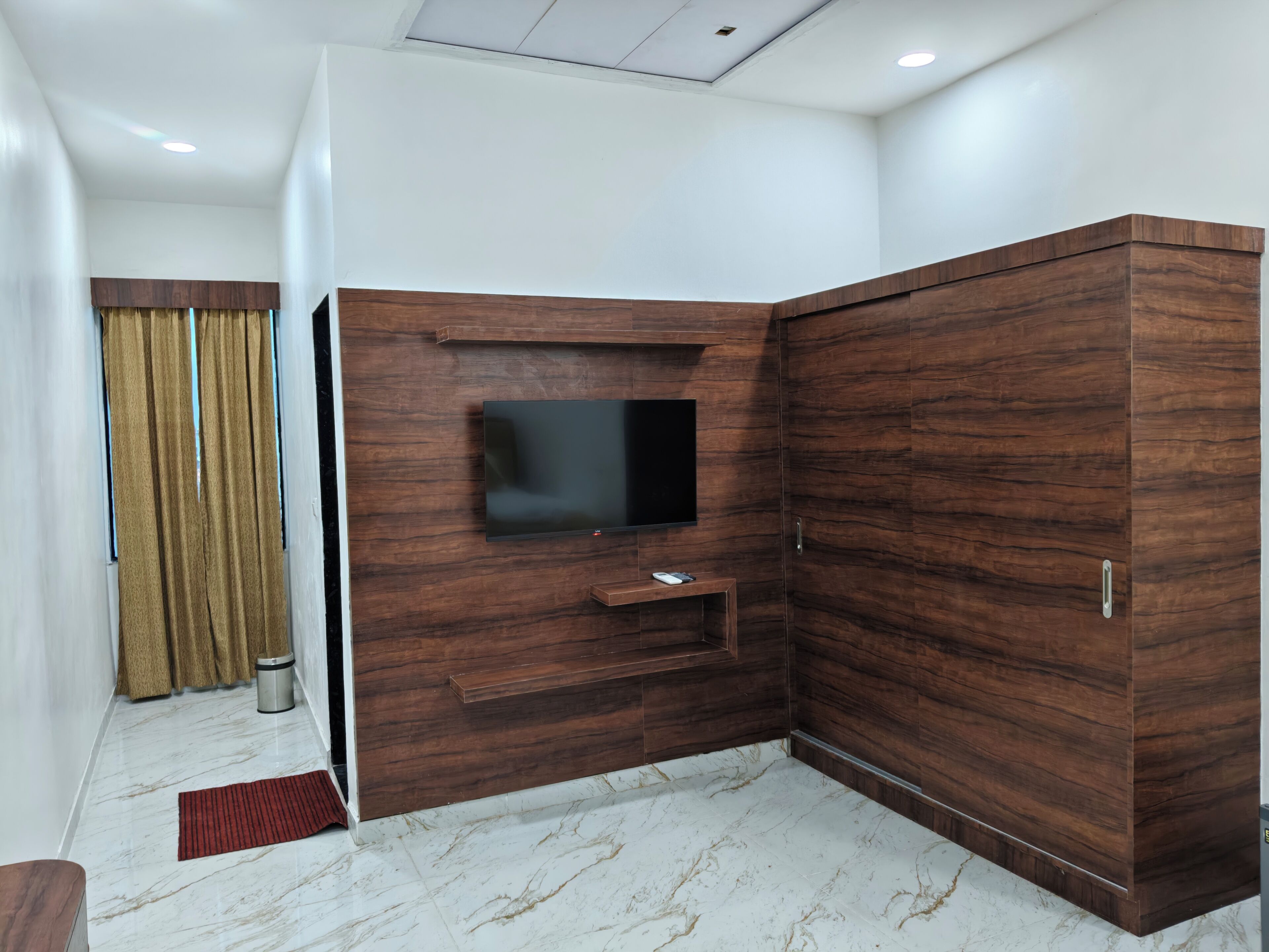 Chambre Deluxe Double ou avec lits jumeaux, vue ville | Armoire