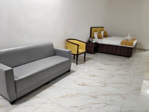 Family Suite, City View - THE ROYAL HEIGHT (Nawada)
