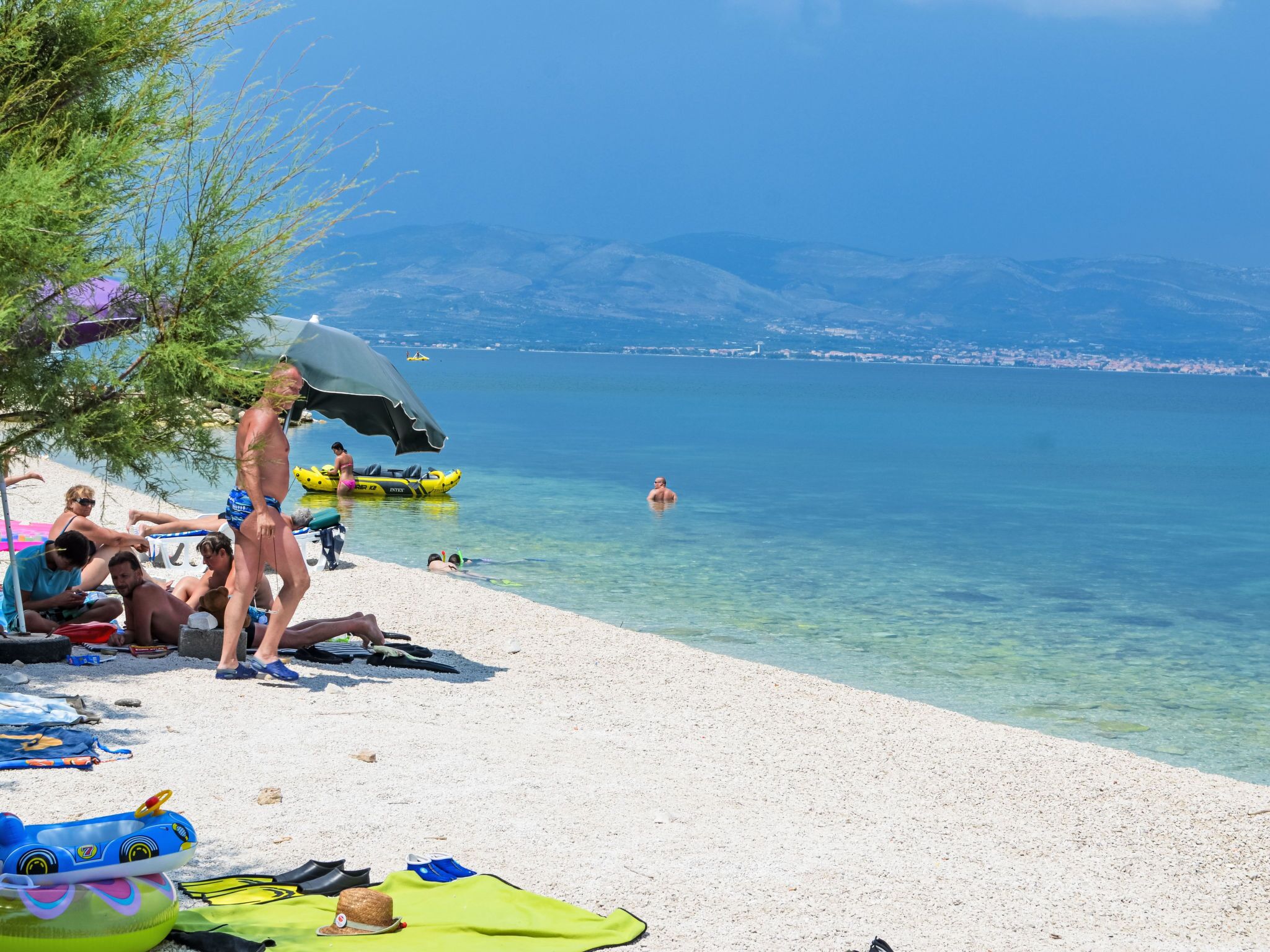 Una spiaggia nelle vicinanze