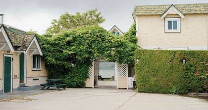 Suite 16 Green Gables Resort | 1BR Lake View