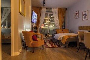 Room - Rogers Arena, BC Place - Prime Location (Vancouver)