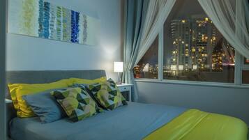 Iron/ironing board, WiFi, bed sheets