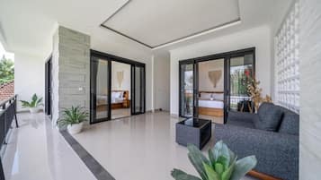 Egyptian cotton sheets, premium bedding, in-room safe