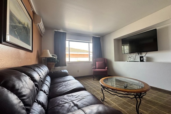 In-room safe, iron/ironing board, WiFi (free)