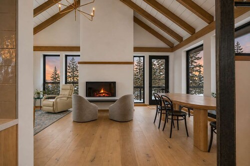 The Majestic | Elevated Views, Sauna & Game Room