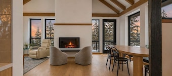 The Majestic | Elevated Views, Sauna & Game Room