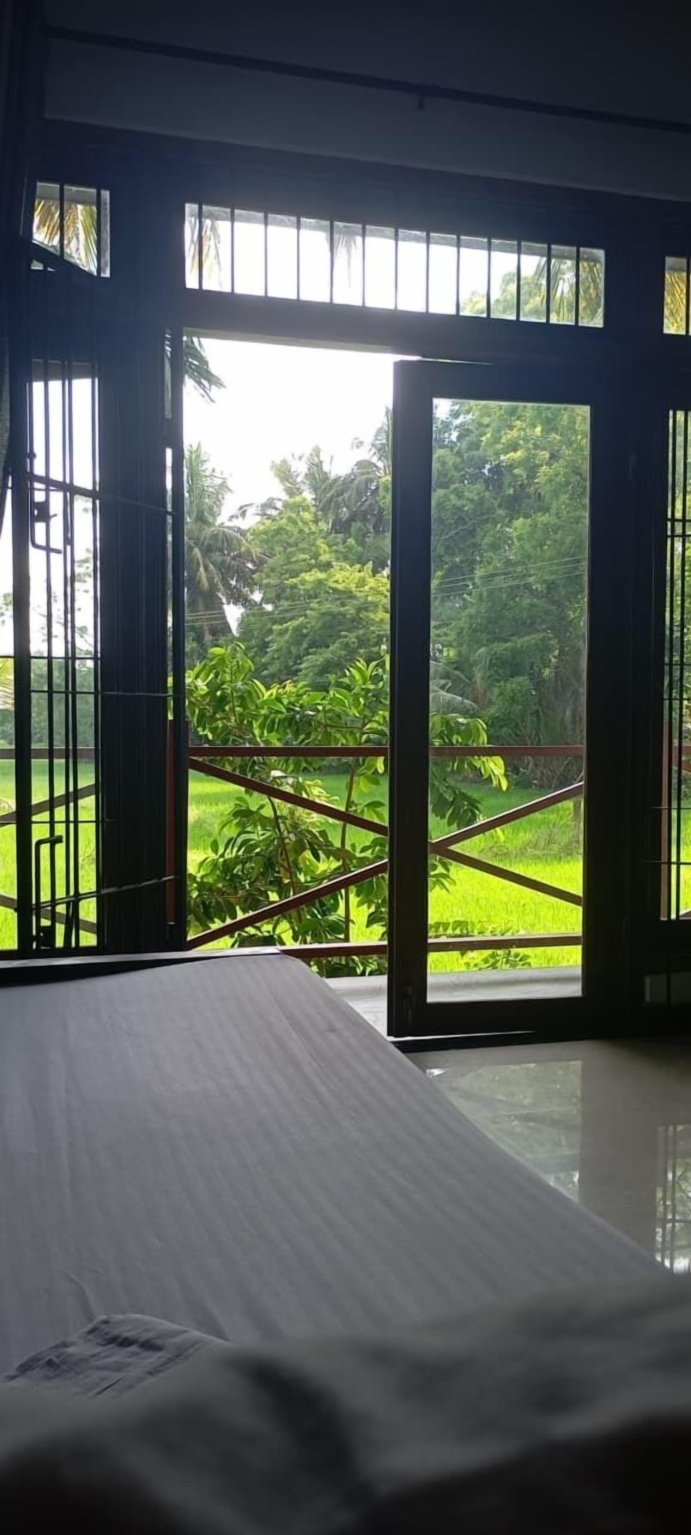 Deluxe Double Room | Laptop workspace, free WiFi