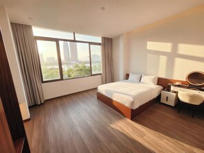 Apartament Deluxe, 2 dormitoris, vistes al riu | Escriptori, espai de treball apte per a portàtils i wifi gratuïta 
