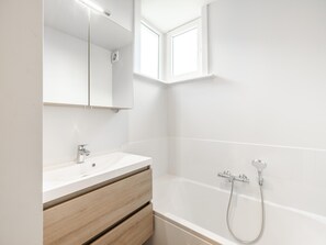 Shower - Renovated typical coastal home centrally located (Koksijde)