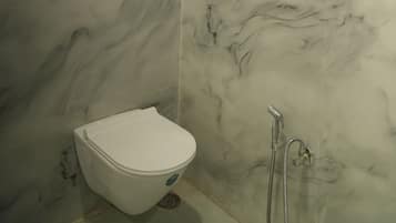 Superior Double Room | Bathroom