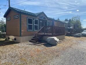 Deluxe Cabin | Exterior
