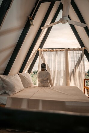 1 dormitorio, tabla de planchar con plancha, Internet y ropa de cama
