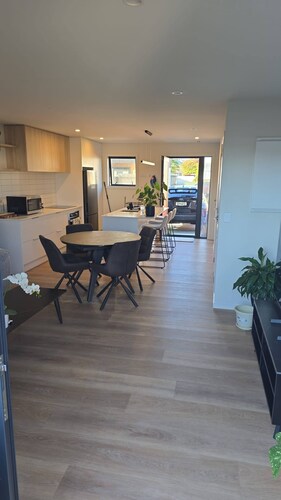 Affordable Room - Comes With Entire House