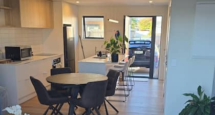 Affordable Room - Comes With Entire House