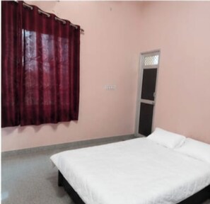 Standard Room - Hotel Deluxe And Family Resturant (Lachhmangarh)