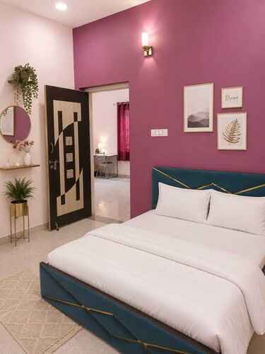 Hotel Deluxe And Family Resturant