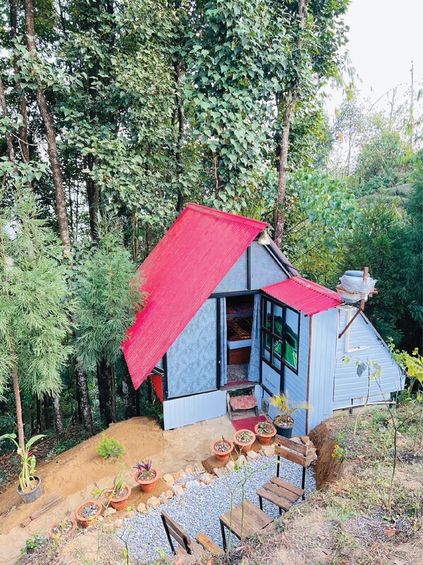 Comfort Cottage, Balcony, Garden View | Property grounds - Doko Resort Kanyam (Suryodaya)