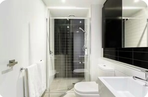 Bathroom - View City Lights under your eyes, Modern Condo CBD (Melbourne)