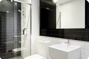 Bathroom - View City Lights under your eyes, Modern Condo CBD (Melbourne)