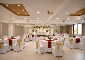 Banquet hall - TARA INN (Aluva)