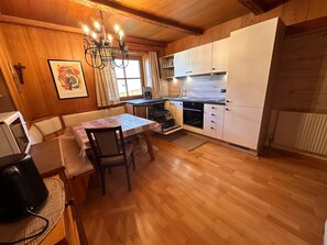 Kühlschrank, Ofen, Herdplatte, Geschirrspüler