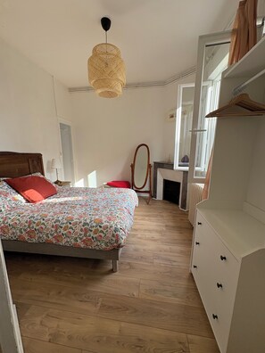Iron/ironing board, travel cot, free WiFi, bed sheets - L'Echoppe bordelaise (private garden, ideal for couples/families) (Talence)