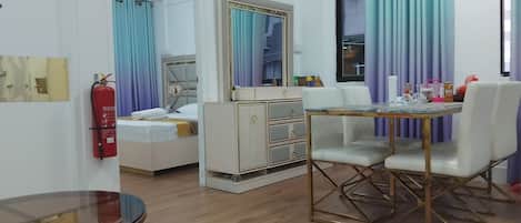 5 chambres, fer et planche Ă repasser, accĂšs Ă Internet, literie fournie