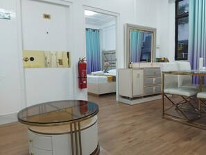 5 bedrooms, iron/ironing board, internet, bed sheets - TRANSIT HOTEL  LUXUARY (Male)