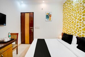 Room - Hotel Sara Crown Palace (Ghaziabad)