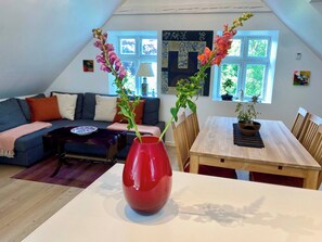 Dining - Serene Apartment Retreat in Fanø, Denmark (Fanø)