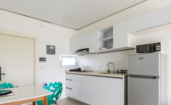 Fridge, microwave, stovetop, coffee/tea maker - 1216, Esmeralda apartments, Sosua Ocean Village (Sosúa)