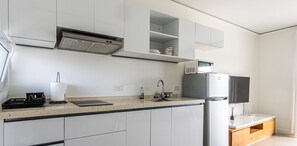 Fridge, microwave, stovetop, coffee/tea maker - 1216, Esmeralda apartments, Sosua Ocean Village (Sosúa)