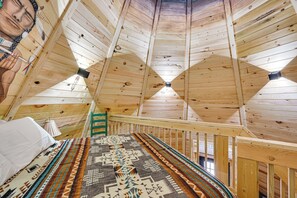 Room - Unique Mammoth Cave Cabin w/ Teepee & Hot Tub! (Mammoth Cave)