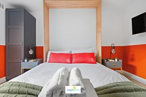 Fer et planche à repasser, accès Internet, draps fournis