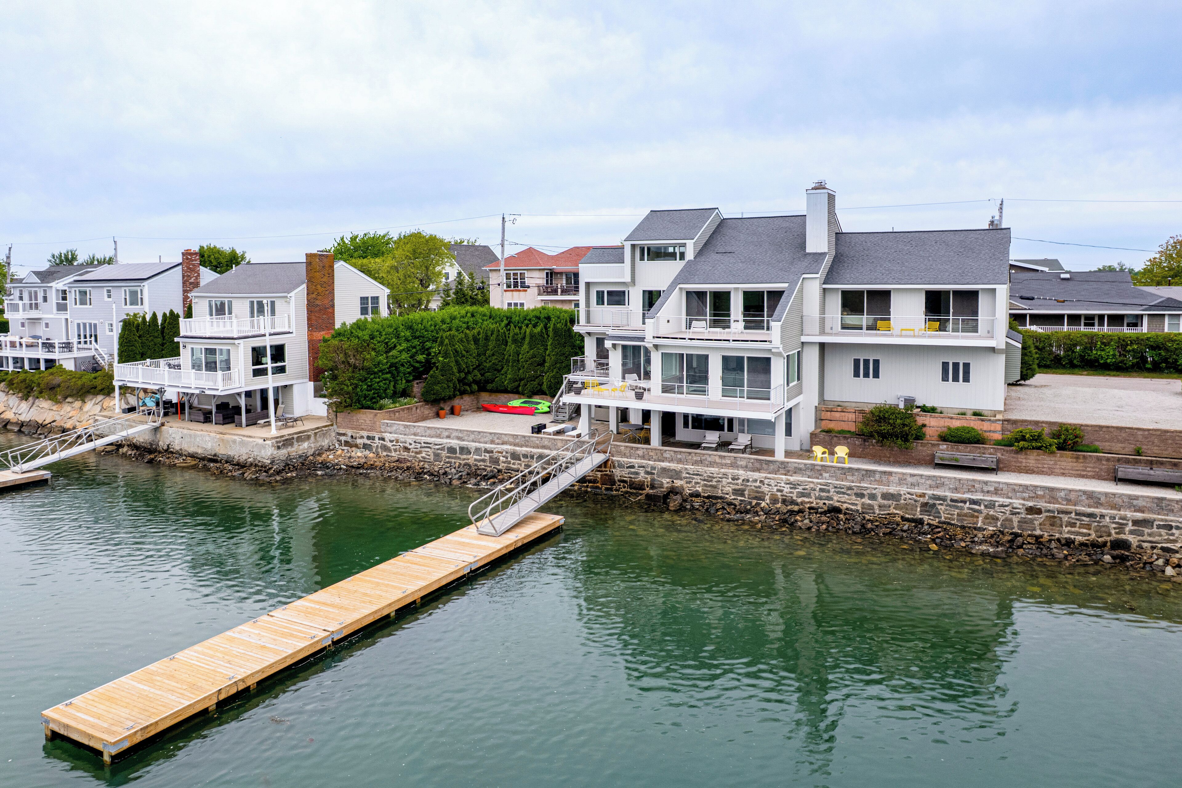 Hull Vacation Rental | 4BR | 3.5BA | 3,000 Sq Ft