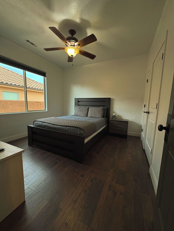 4 bedrooms, free WiFi, bed sheets