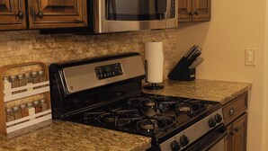 Unclassified image, 4 of 28, button - The 1651 Retreat-Spacious 4BR with RV Parking near Sand Hallow (Washington)