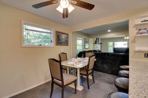 Dining - Greece Family Getaway: 2 Mi to Ontario Beach! (Rochester)