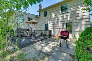 Outdoor dining - Greece Family Getaway: 2 Mi to Ontario Beach! (Rochester)