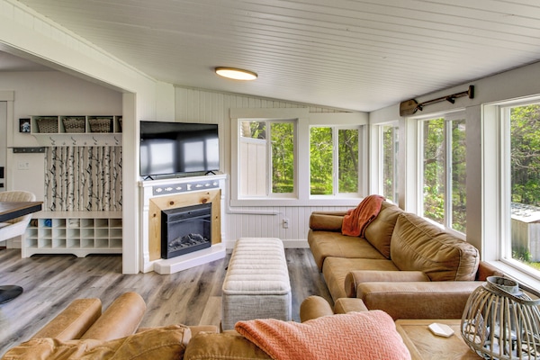Living Room | Main Level