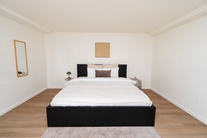 Iron/ironing board, free WiFi, bed sheets - 15-Min Walk to Ghent Center | Cozy Private Room (Ghent)