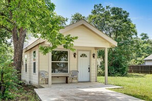Exterior - Updated Craftsman in Historic Southside Fort Worth (Fort Worth)