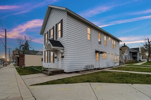 Exterior - 3 Mi to Indiana Dunes NP! Convenient Dtwn Apt (Michigan City)