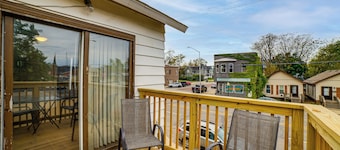 3 Mi to Indiana Dunes NP! Convenient Dtwn Apt