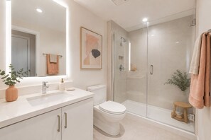 Deluxe-Zimmer | Badezimmer