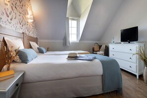 Room - Norman Duplex House for 4 with Spa (Houlgate)