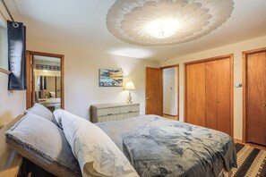 Room - Extended-Stay Home/Office, 8 Mi to Dtwn Denver (Lakewood)